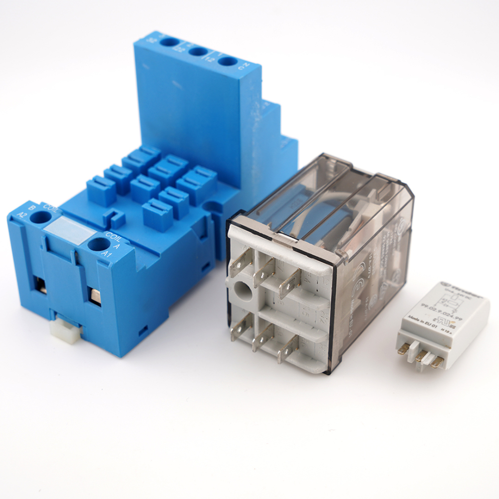 FINDER 62.32.9.024.0300 Power Relay with 92.03 Socket and 99.02.9.024.99 RC Circuit Module