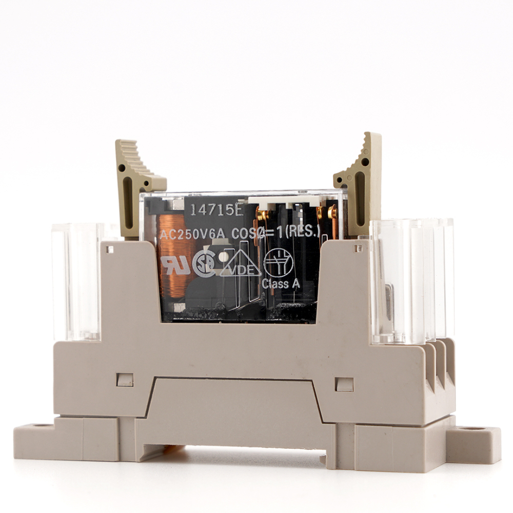 OMRON G7SA-2A2B 24VDC Safety Relay with P7SA-10F-ND socket