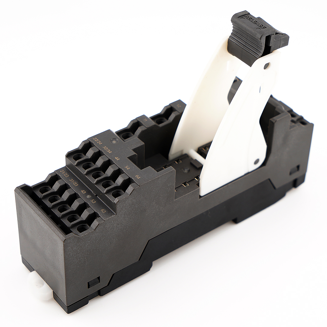 OMRON P7SA-14F-ND-PU DC24V socket 6A 250VAC