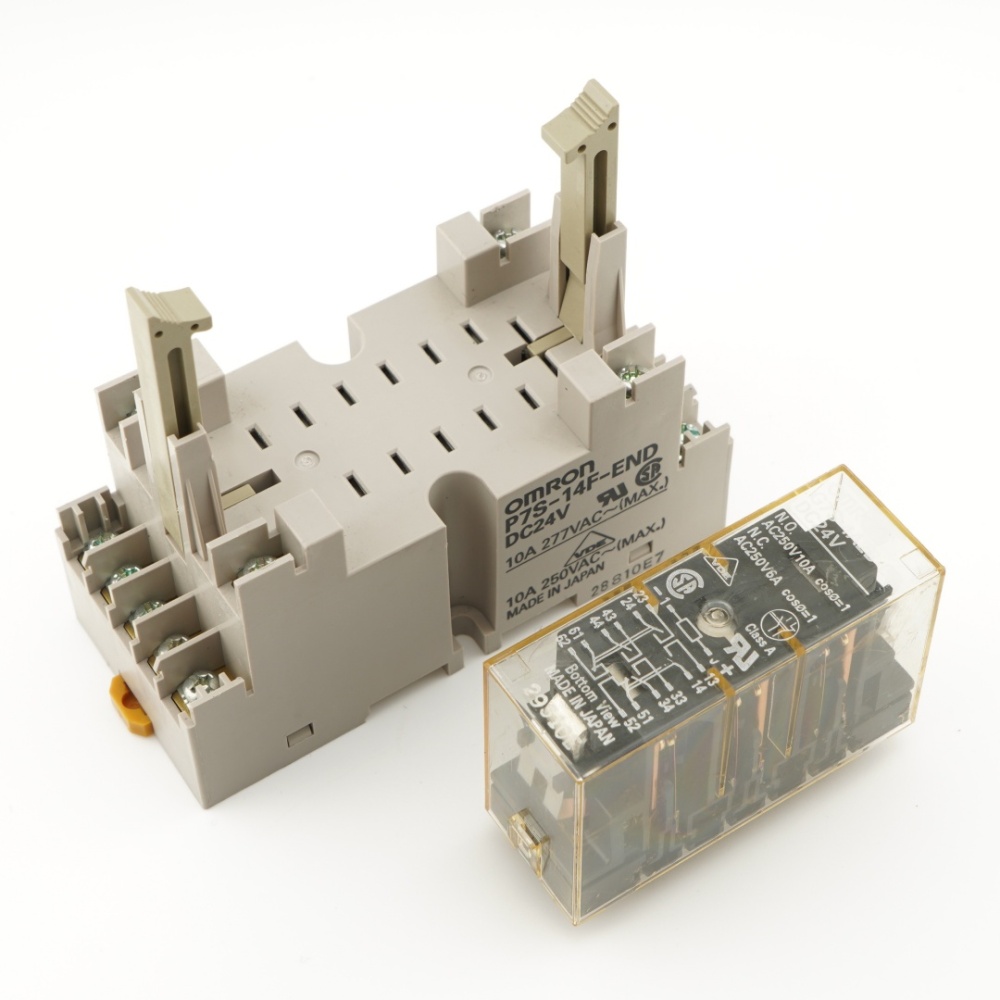 OMRON G7S-4A2B-E DC24V Safety Relay with P7S-14F-END Relay Socket