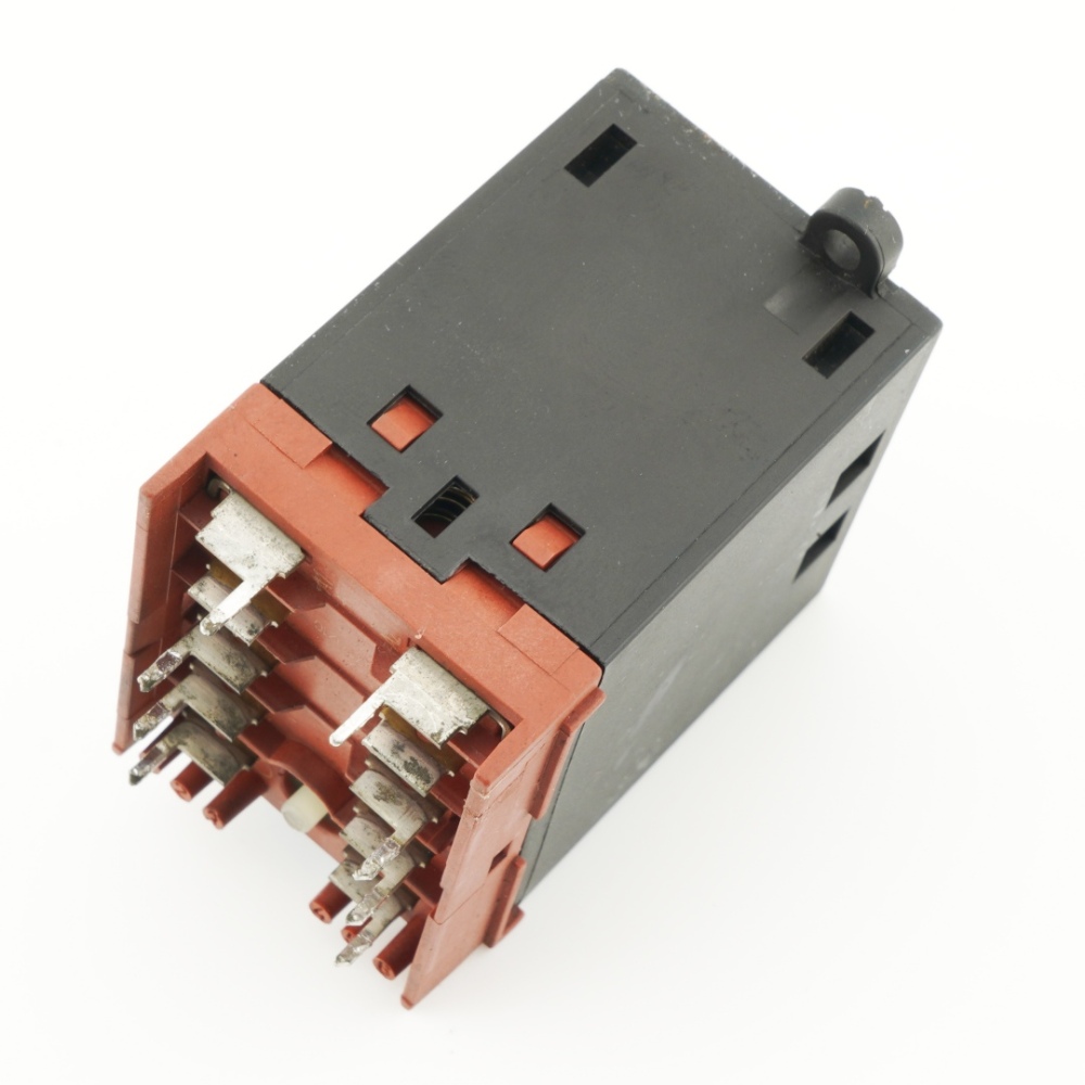 SIEMENS 3TF2000-6BB40-0KC0 Contactor 8Pins