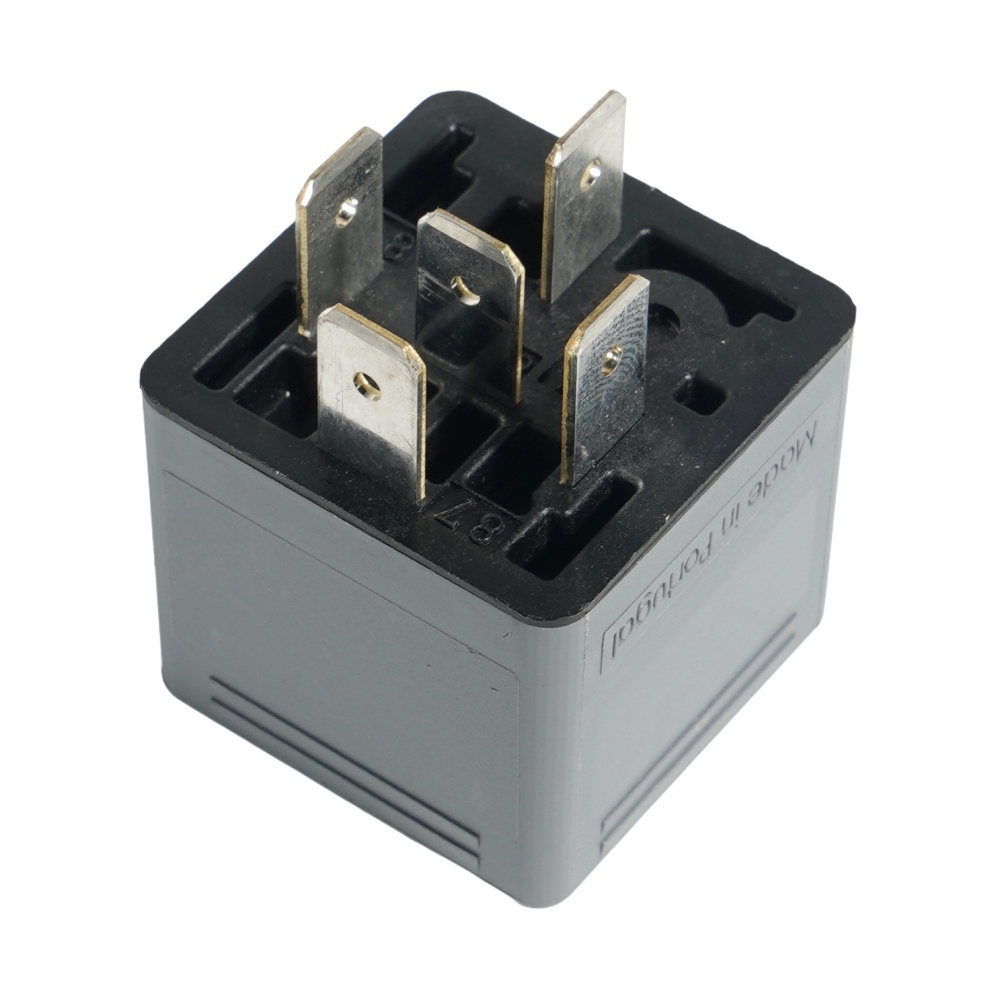 TE V23234-A0001-X038 Automotive Relays 1 Form C 12V Plug In with Diode