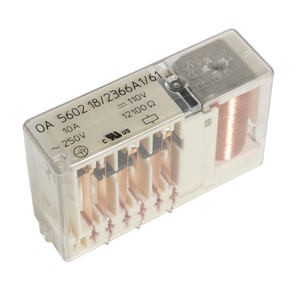 DOLD OA 5602.18/2366A1/61 Safety Relays 10A 110V