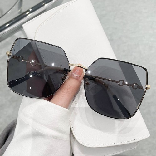 Assorted Gradient Colors Hollow-Carved Design Sunglasses For Women Uv400 Protection Outside