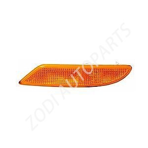 Turn signal lamp, fender, left 001 820 4321 for MERCEDES BENZ TRUCK