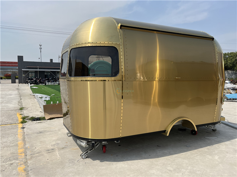 Gold Airstream Remorque Food Truck