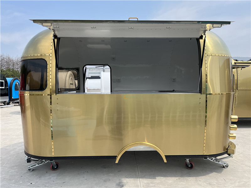 Gold Airstream Remorque Food Truck