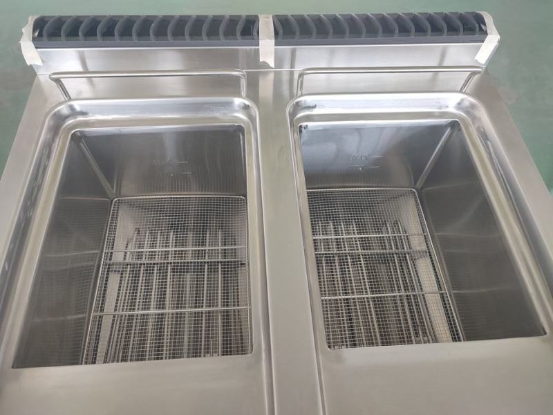 Electric Fryers(2 tanks & 2 baskets) With Cabinet 28L x2 DF-785