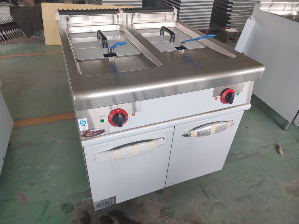 Electric Fryers(2 tanks & 2 baskets) With Cabinet 28L x2 DF-785