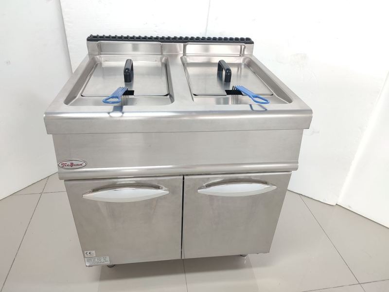 Gas Fryers(2 tanks & 2 baskets) With Cabinet 28L x2 GF-785