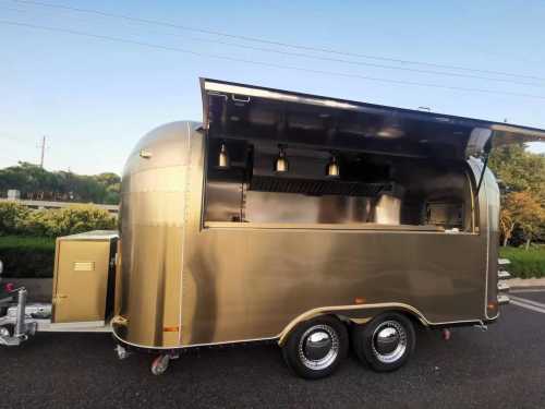 Customized gold food trucks for European customers