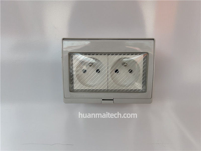 French Standard Sockets