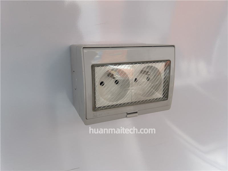 French Standard Sockets