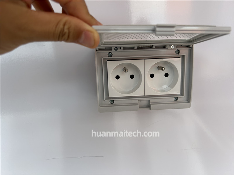 French Standard Sockets