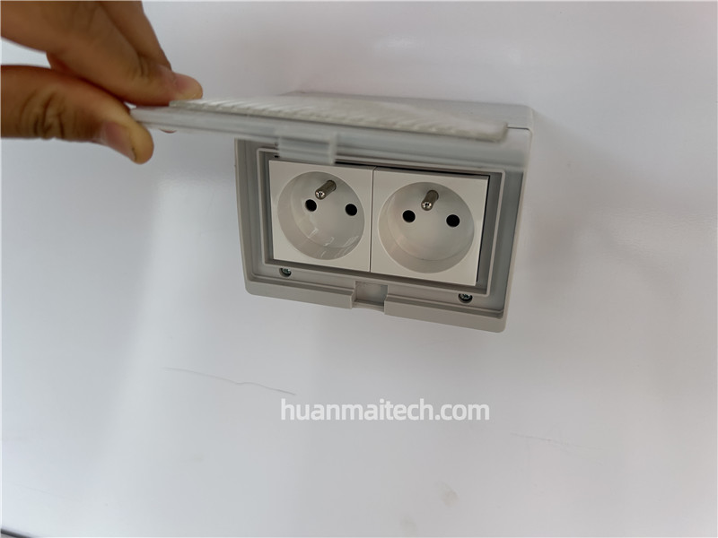 French Standard Sockets