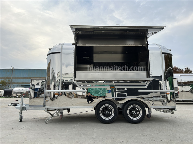 Airstream 4 Food Truck Silver 400cm