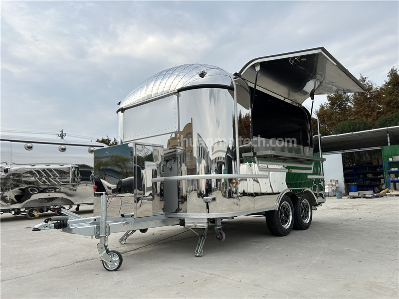 Airstream 4 Food Truck Silver 400cm