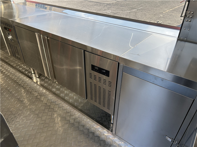 Smash Burger Trailer |Handcrafted Burgers & Fries Food Truck