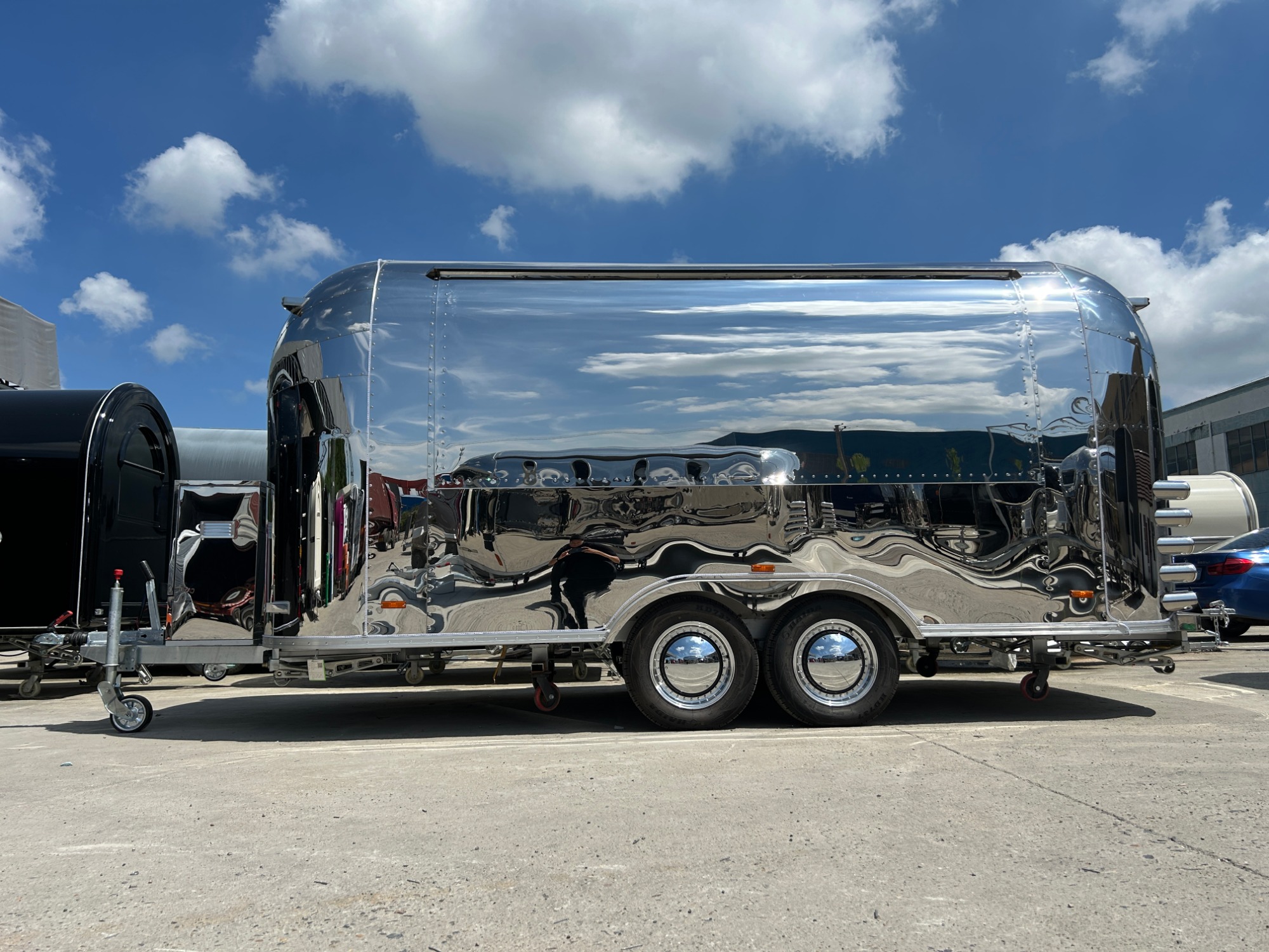 Roll in Style with Your Custom Food Trailer!