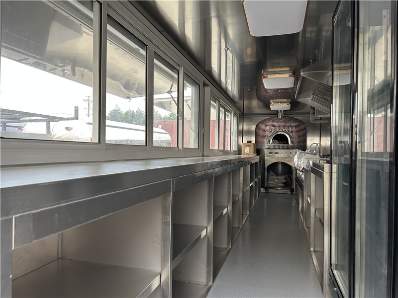 Beach Pizza Food Truck Catering: Feed Crowds at Beach Weddings & Gatherings