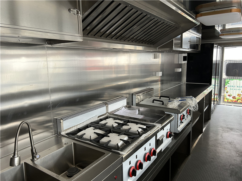 Beach Pizza Food Truck Catering: Feed Crowds at Beach Weddings & Gatherings