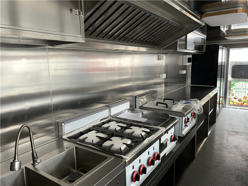 Beach Pizza Food Truck Catering: Feed Crowds at Beach Weddings & Gatherings