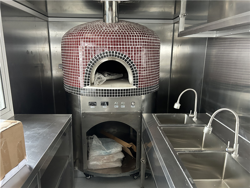 Beach Pizza Food Truck Catering: Feed Crowds at Beach Weddings & Gatherings