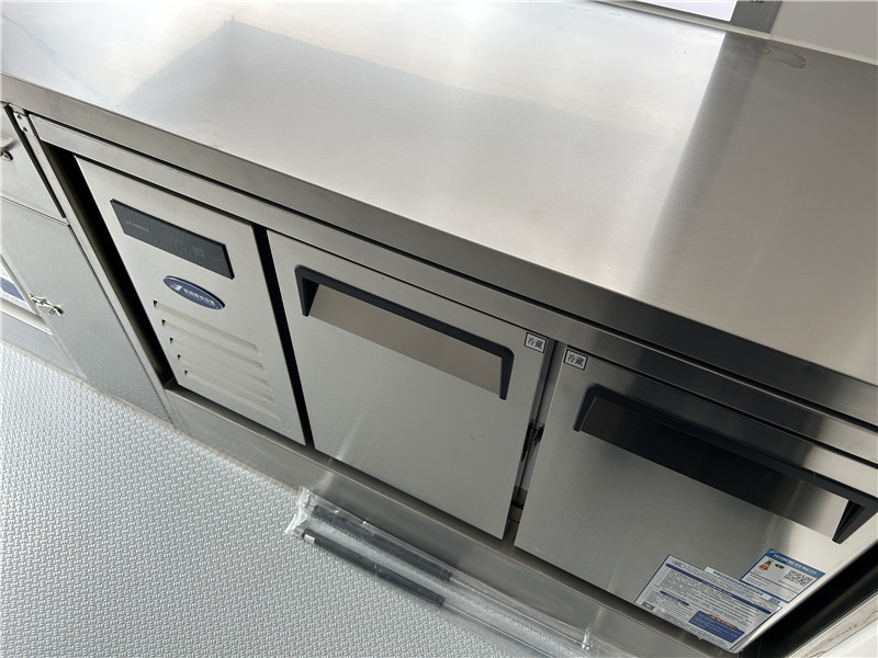 Small Box Food Trucks Concession Food Trailers 300cm