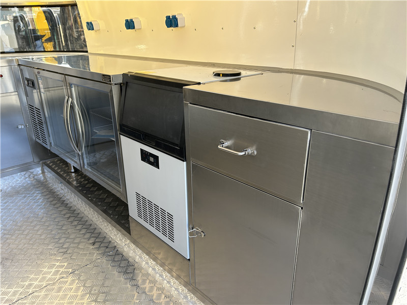 Airstream Food Trailer & Food Truck: Mobile Bar, Coffee, Drinks & Beverage Destination for Foodies