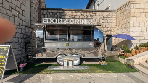 Sunny Side – Yevheniia &amp; Martin'Vintage Airstream Food Trailer in Croatia for Burger &amp; Salad Business