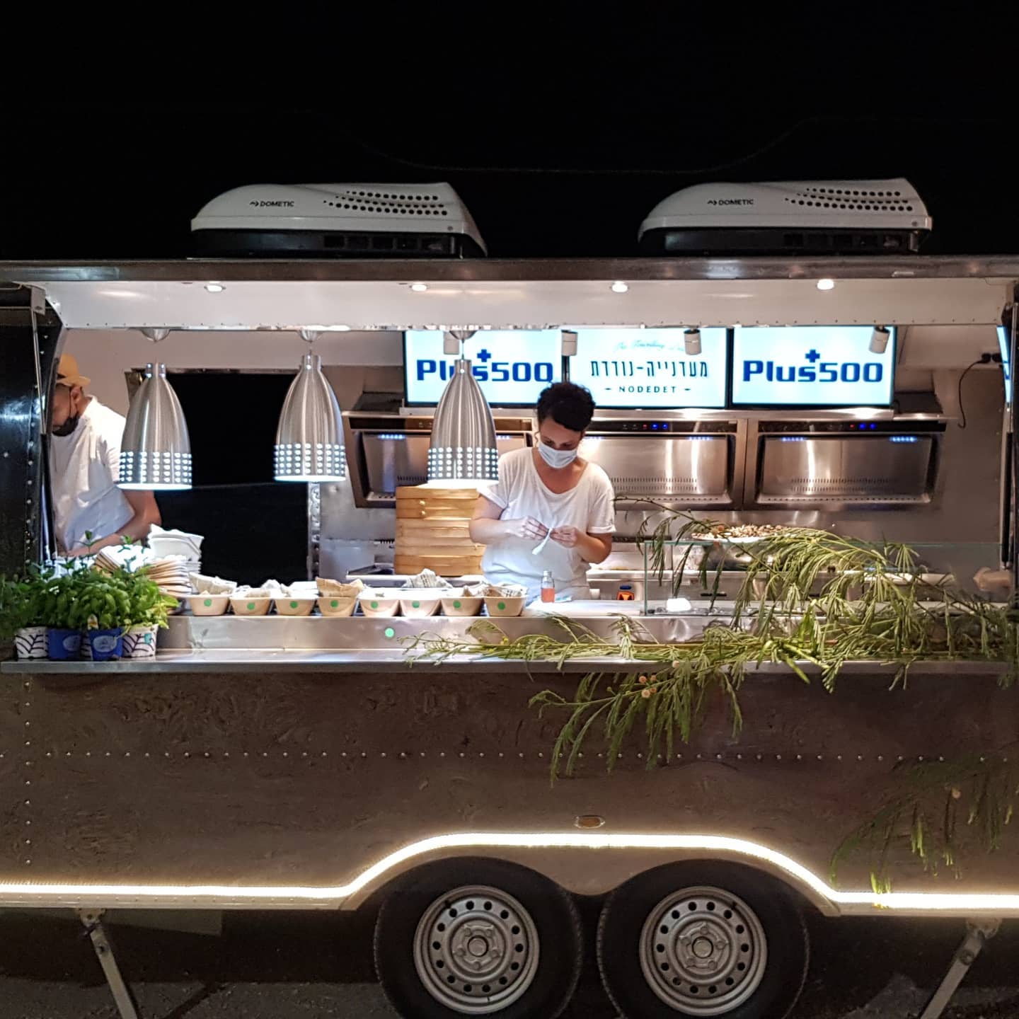 How to Choose the Right Airstream‑Style Food Trailer for Your Business