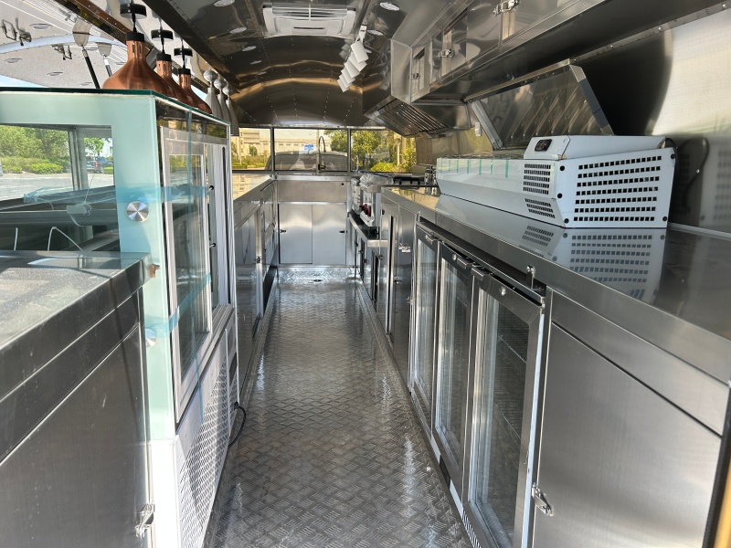 Gold Airstream Style 580cm Fully‑Equipped Mobile Food Trailer