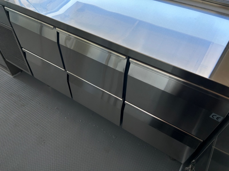 Grey Airstream Style 900cm Mobile Food Trailer | Fully Equipped Catering Trailer