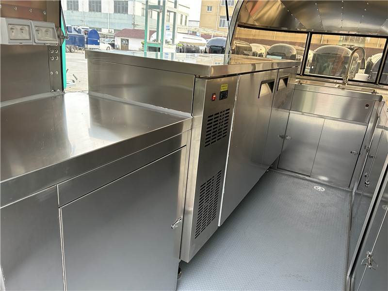 Custom 350cm Airstream Food Trailer | Budweiser Customized, EU COC Certified Mobile Food Truck