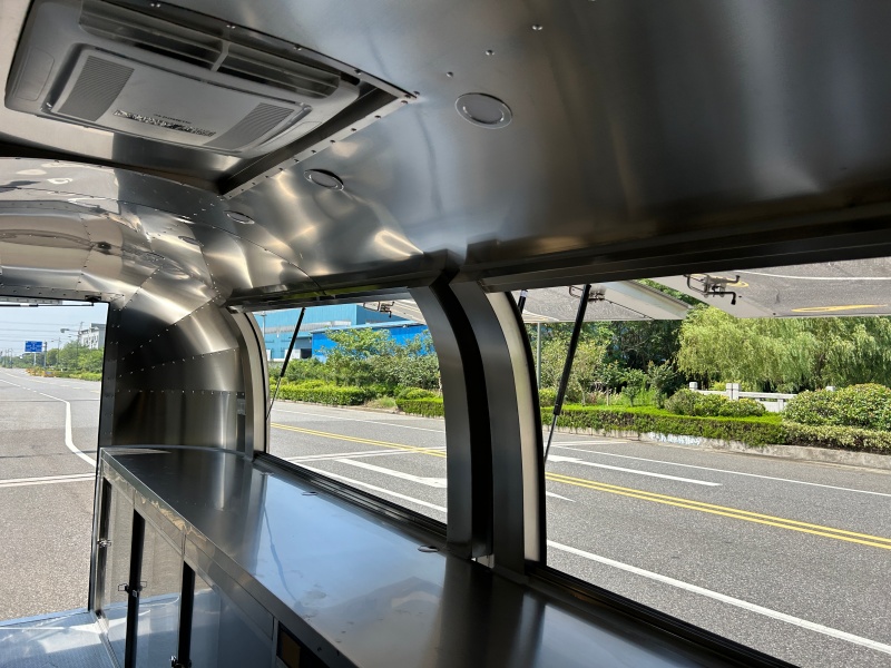550cm Grey Airstream Food Trailer Fully Equipped Stainless Steel Mobile Catering Food Trailer