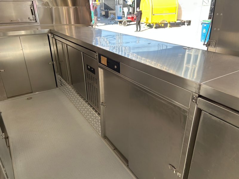 600cm Airstream Food Trailer | Full Stainless Steel Mobile Food Truck For Sale