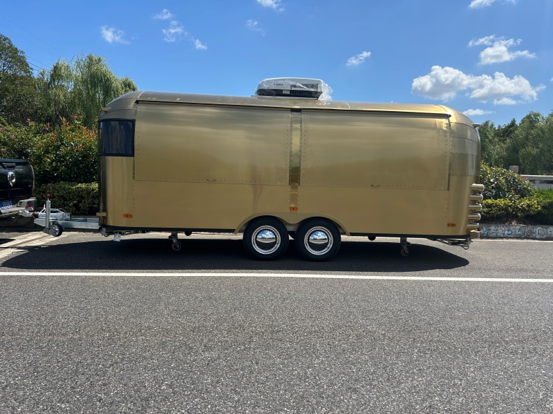 Gold Airstream Style 580cm Fully‑Equipped Mobile Food Trailer