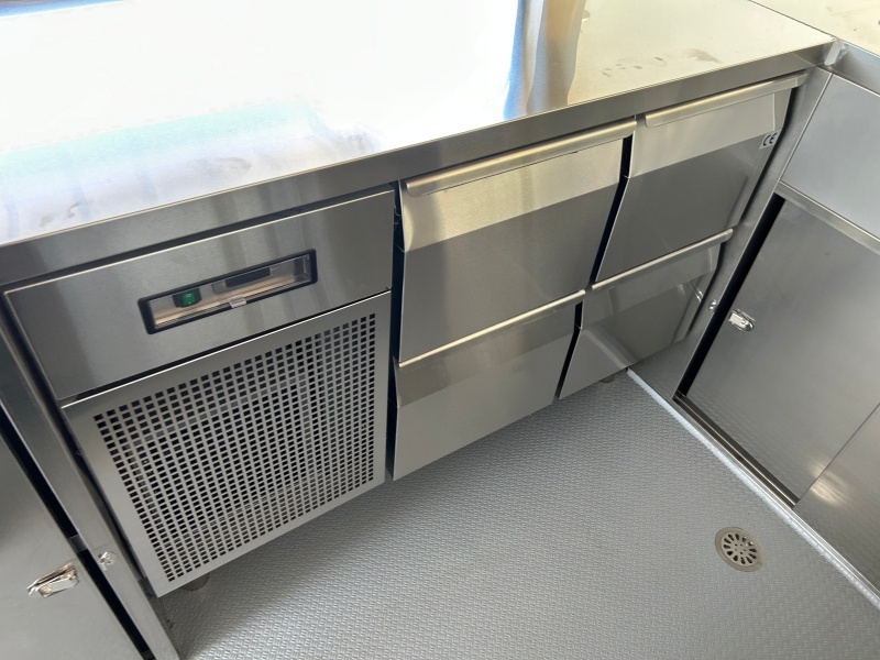 550cm Grey Airstream Food Trailer Fully Equipped Stainless Steel Mobile Catering Food Trailer