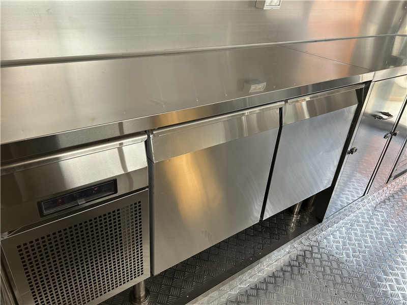 450cm Airstream Food Trailer – Custom Stainless Kitchen for European Street Food Business