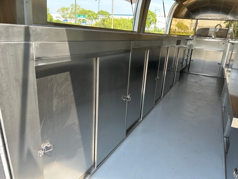 550cm Grey Airstream Food Trailer Fully Equipped Stainless Steel Mobile Catering Food Trailer