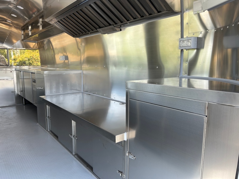 550cm Grey Airstream Food Trailer Fully Equipped Stainless Steel Mobile Catering Food Trailer