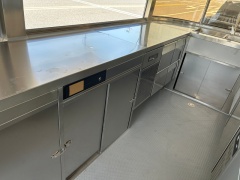 550cm Grey Airstream Food Trailer Fully Equipped Stainless Steel Mobile Catering Food Trailer