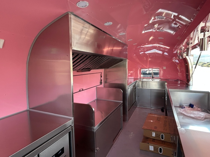 600cm Mirror Stainless Airstream Food Trailer | With Dual Waterproof Outdoor Advertising Screens