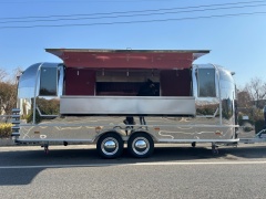 600cm Mirror Stainless Airstream Food Trailer | With Dual Waterproof Outdoor Advertising Screens