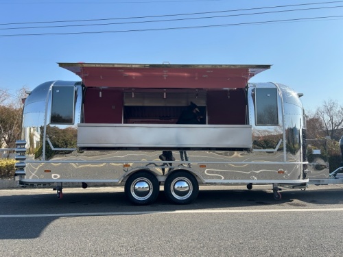 600cm Mirror Stainless Airstream Food Trailer | With Dual Waterproof Outdoor Advertising Screens