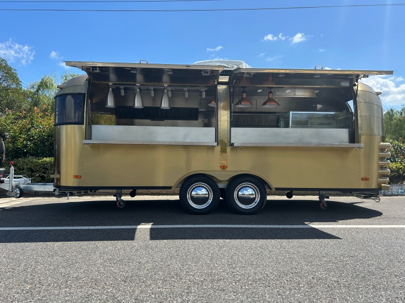 Gold Airstream Style 580cm Fully‑Equipped Mobile Food Trailer