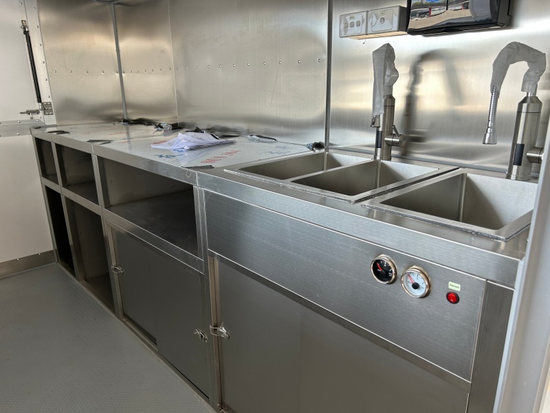 Custom Square Food Trailer | 304 Stainless Steel Kitchen, Sink, Fridge & Range Hood