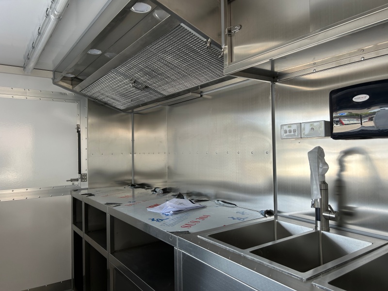 Custom Square Food Trailer | 304 Stainless Steel Kitchen, Sink, Fridge & Range Hood