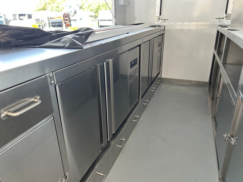 Custom Square Food Trailer | 304 Stainless Steel Kitchen, Sink, Fridge & Range Hood