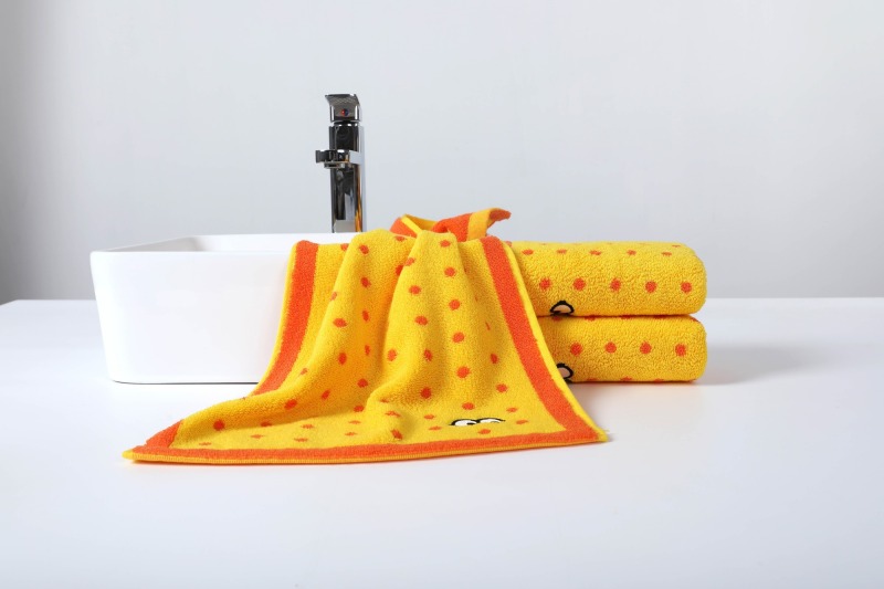 Minions cotton embroidered square towel (F8471)